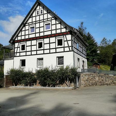 Apartment Am Felsen Zueschen Winterberg Exteriör bild