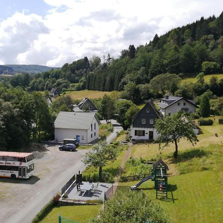Apartment Am Felsen Zueschen Winterberg Exteriör bild