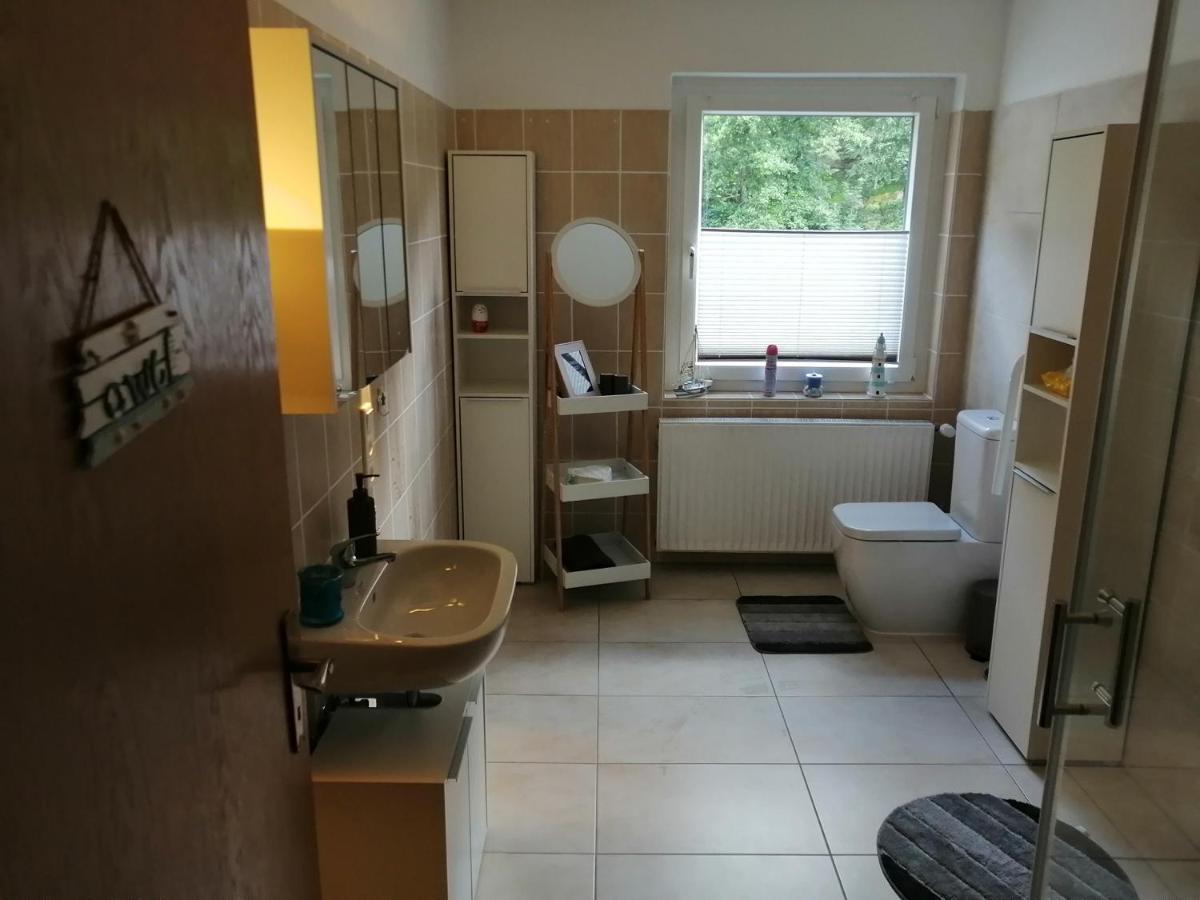 Apartment Am Felsen Zueschen Winterberg Exteriör bild